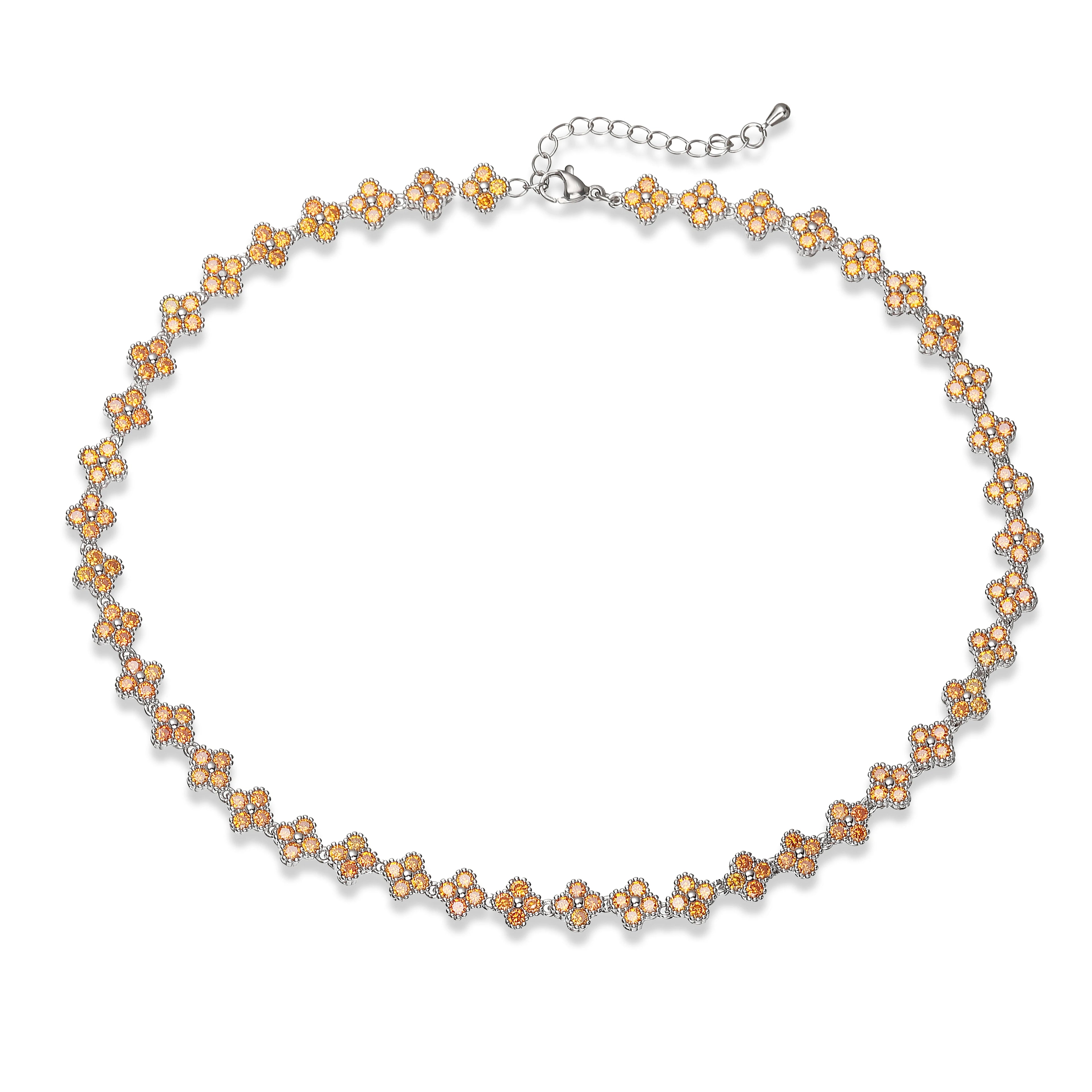 Collier fin Ambre & Lune, finition argenté, perles fleurs en strass CZ orange — bijou ajustable minimaliste pour femme