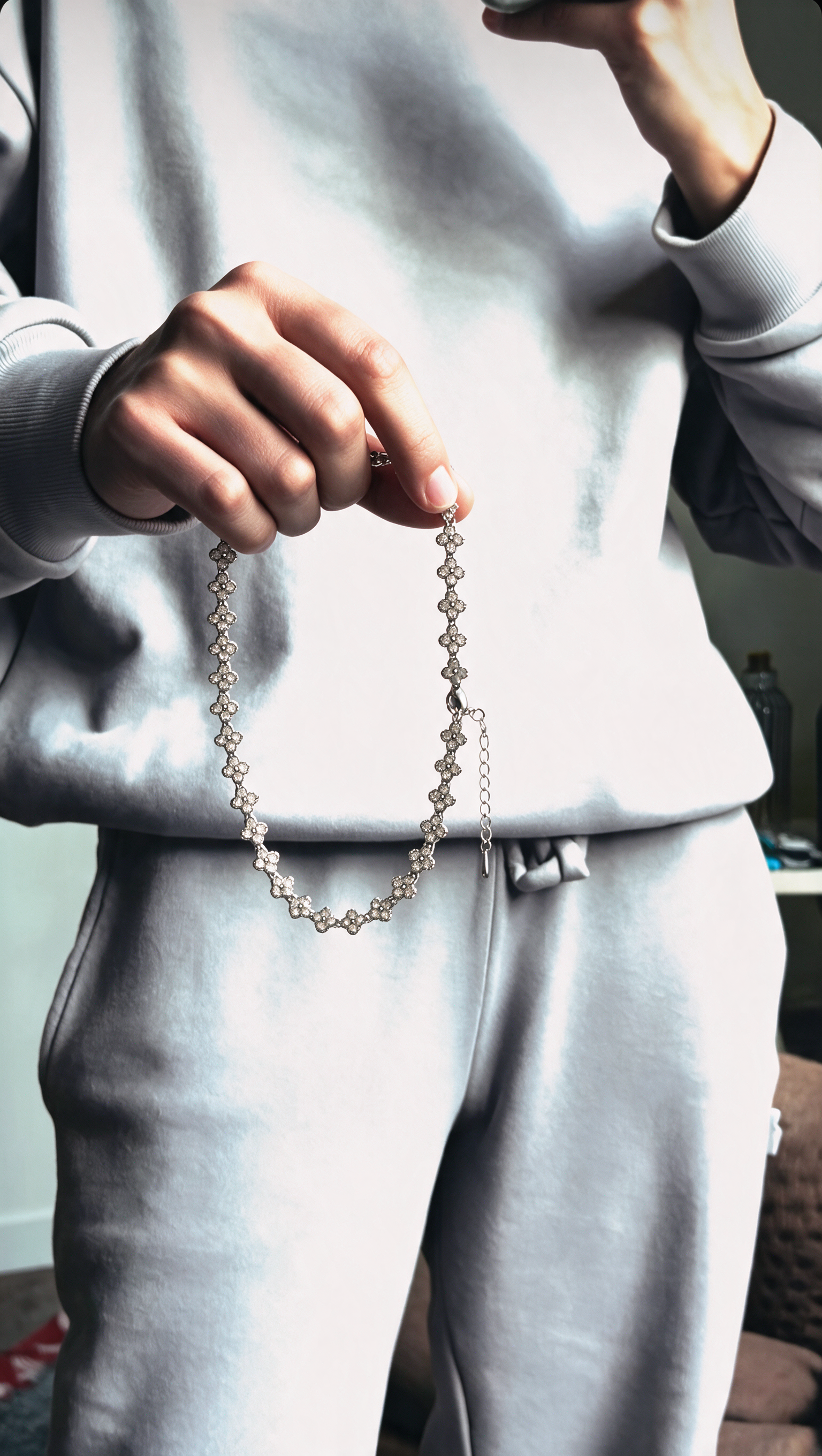 Collier Fleur en Laiton et Strass CZ – Bijou Ajustable Minimaliste
